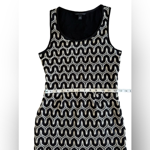Banana Republic Black & White Geometric Lace Overlay Sheath Dress Sz 0 Sleeveles - Picture 7 of 10